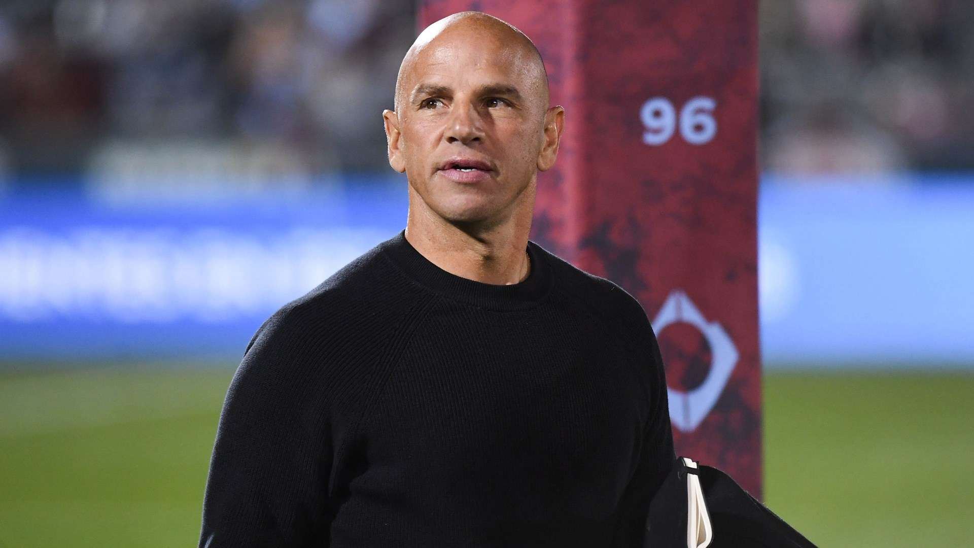 失去主场作 失去主场作